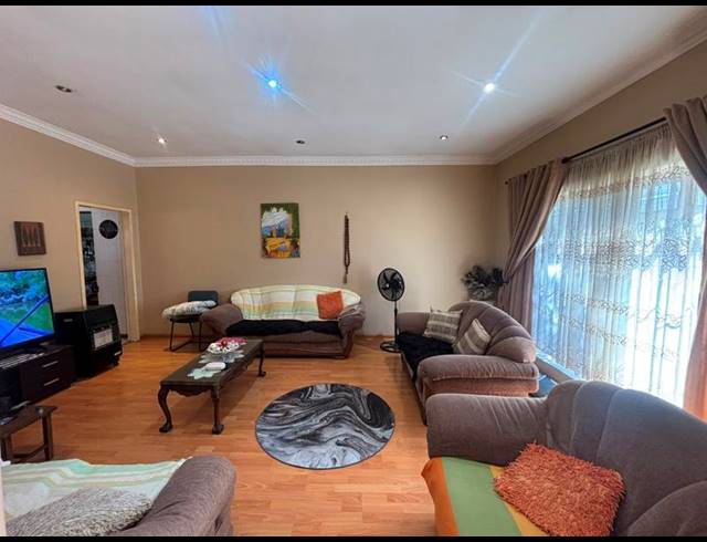 3 BEDROOM HOUSE FOR SALE IN DELAREY